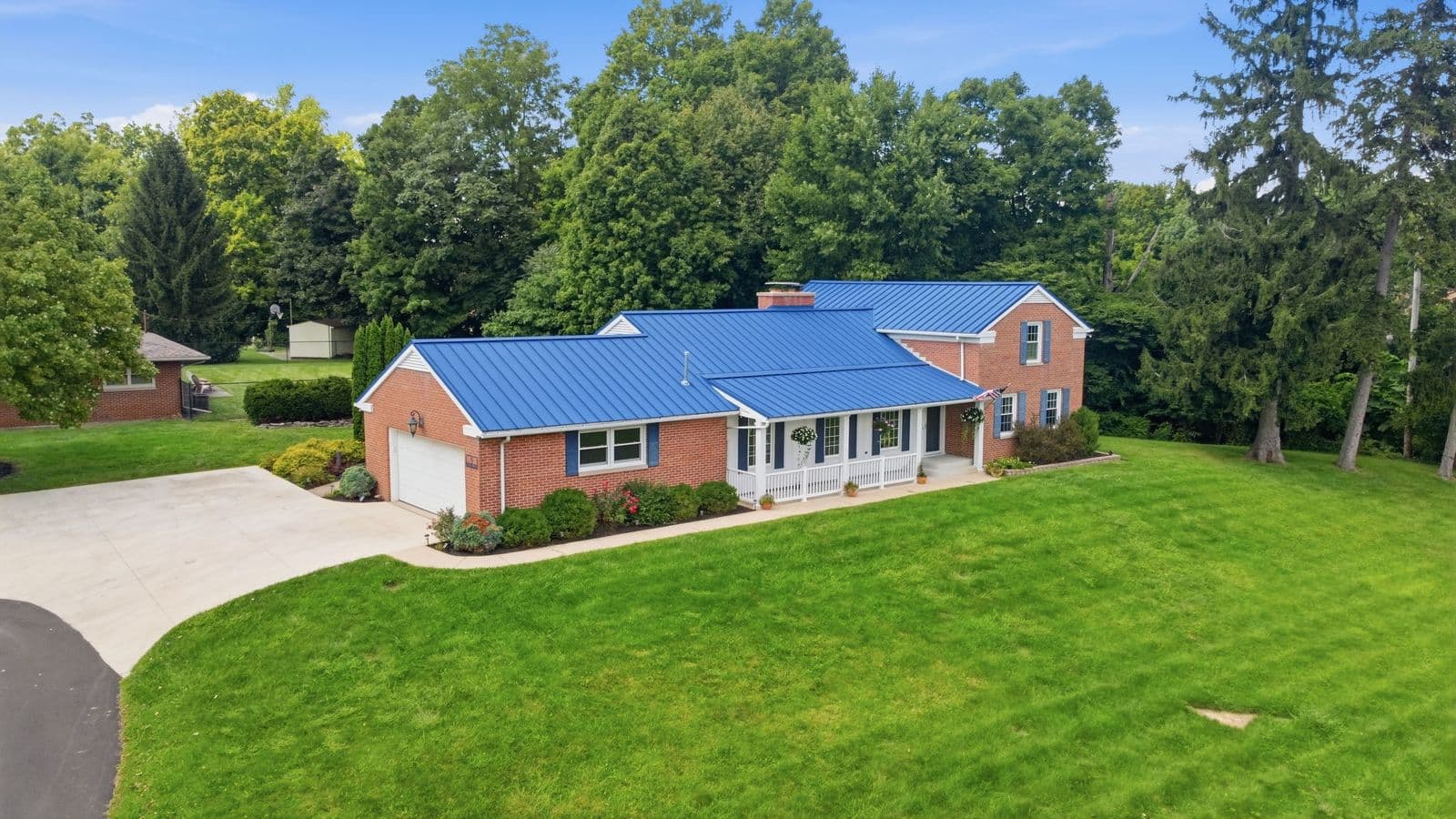 Professional exterior photograph of 9 Meadow Ln, Tiffin